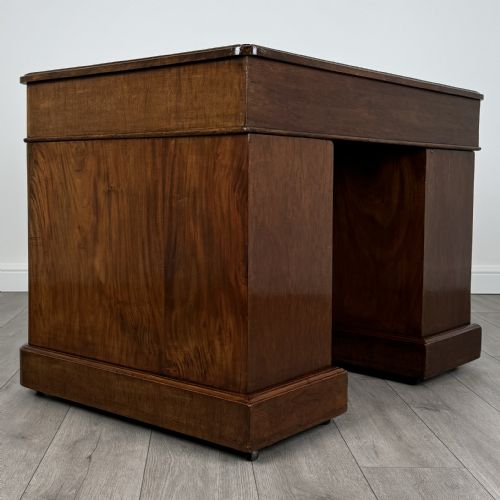 ANTIQUE 19TH CENTURY GOOD QUALITY PEDESTAL DESK IN MAHOGANY - ADDITIONAL PHOTO 3