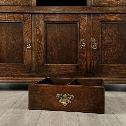 ANTIQUE 20TH CENTURY GOOD QUALITY SIDEBOARD IN OAK - ADDITIONAL PHOTO 8