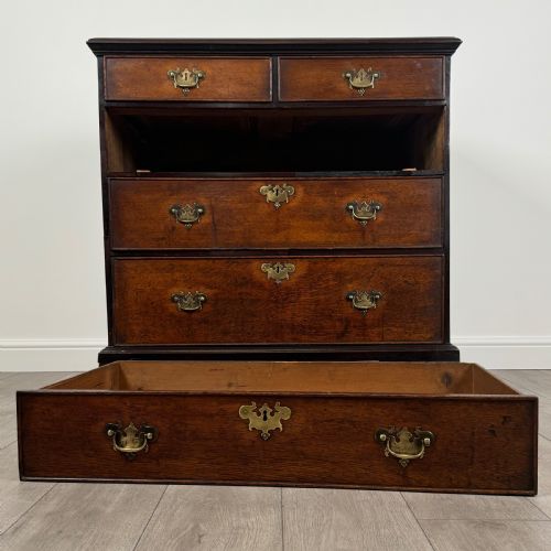 ANTIQUE 18TH CENTURY GOOD QUALITY OAK CHEST OF DRAWERS - ADDITIONAL PHOTO 9