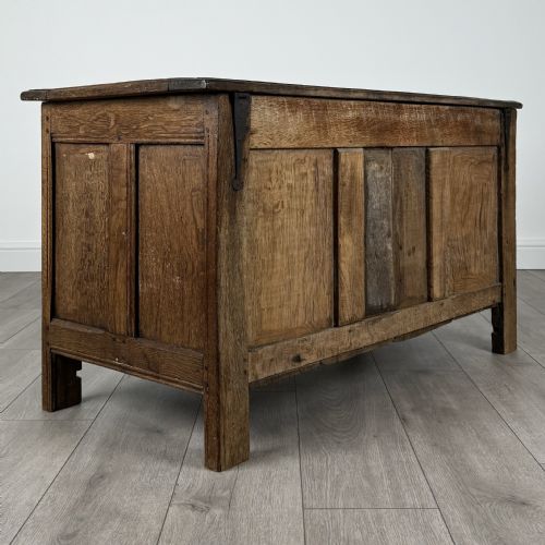 ANTIQUE 18TH CENTURY GOOD QUALITY COFFER IN OAK - ADDITIONAL PHOTO 4