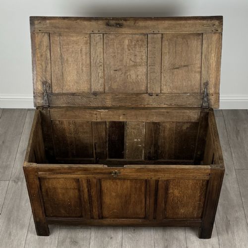 ANTIQUE 18TH CENTURY GOOD QUALITY COFFER IN OAK - ADDITIONAL PHOTO 9
