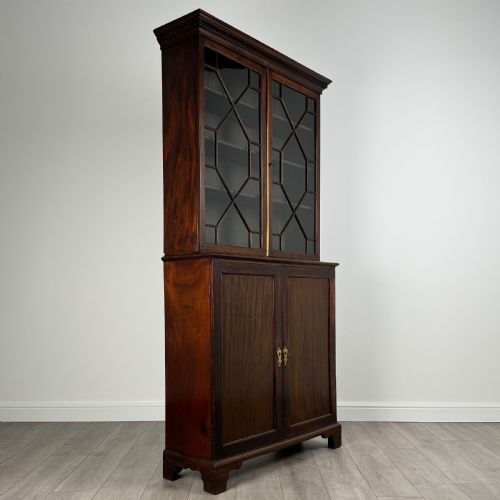 ANTIQUE 18TH CENTURY BOOKCASE OF FINEST QUALITY IN MAHOGANY - ADDITIONAL PHOTO 6
