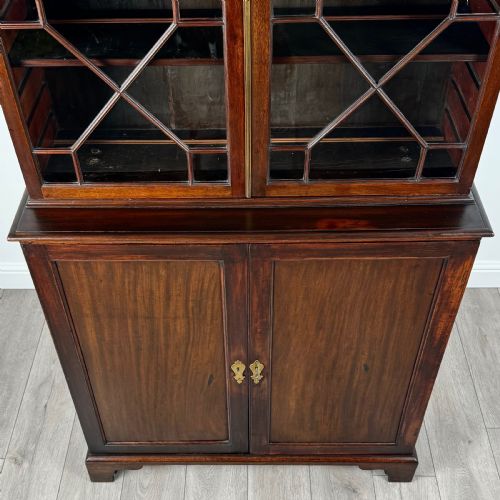 ANTIQUE 18TH CENTURY BOOKCASE OF FINEST QUALITY IN MAHOGANY - ADDITIONAL PHOTO 11