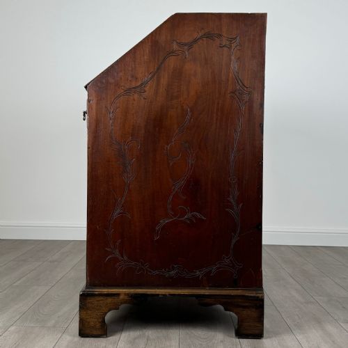 ANTIQUE 18TH CENTURY HEAVILY CARVED BUREAU IN OAK - ADDITIONAL PHOTO 3