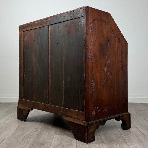 ANTIQUE 18TH CENTURY HEAVILY CARVED BUREAU IN OAK - ADDITIONAL PHOTO 6