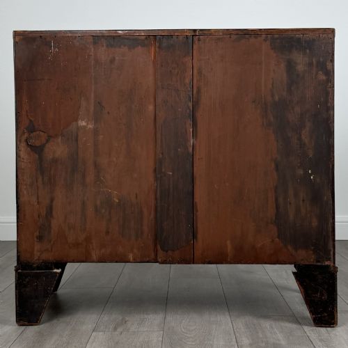 ANTIQUE 18TH CENTURY SMALL BOW FRONT CHEST OF DRAWERS - ADDITIONAL PHOTO 4