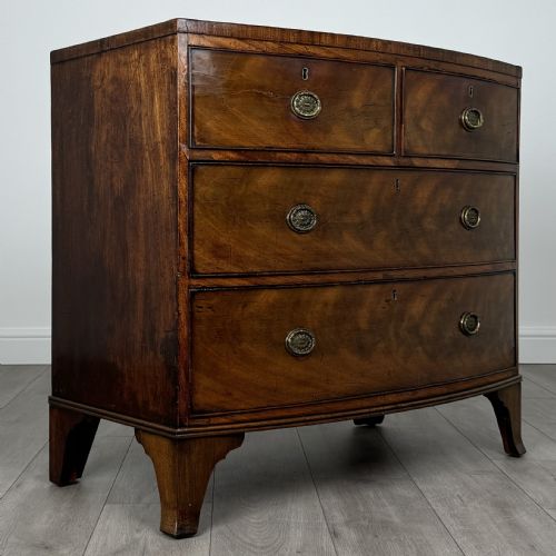 ANTIQUE 18TH CENTURY SMALL BOW FRONT CHEST OF DRAWERS - ADDITIONAL PHOTO 7