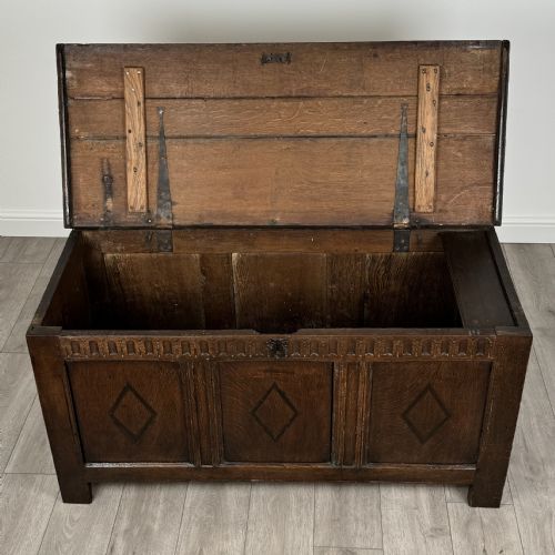 ANTIQUE 18TH CENTURY GOOD QUALITY COFFER IN OAK - ADDITIONAL PHOTO 9