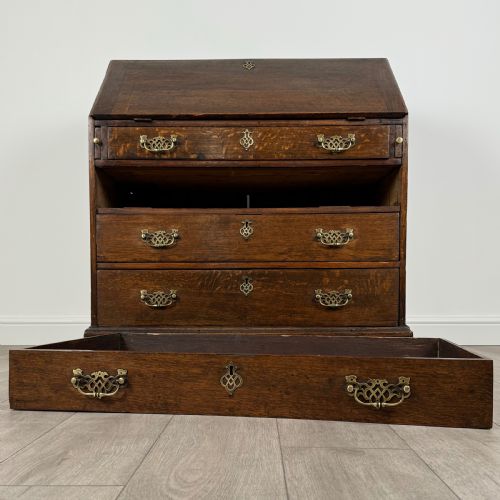 ANTIQUE 18TH CENTURY FINE QUALITY BUREAU IN OAK - ADDITIONAL PHOTO 11