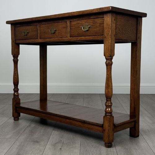ANTIQUE 20TH CENTURY GOOD QUALITY SIDE TABLE IN OAK - ADDITIONAL PHOTO 1