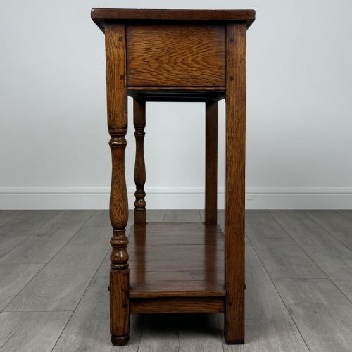 ANTIQUE 20TH CENTURY GOOD QUALITY SIDE TABLE IN OAK - ADDITIONAL PHOTO 2