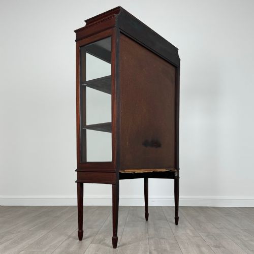 ANTIQUE 20TH CENTURY INLAID DISPLAY CABINET IN MAHOGANY - ADDITIONAL PHOTO 4