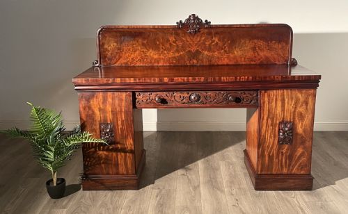 ANTIQUE EARLY VICTORIAN PEDESTAL SIDEBOARD IN MAHOGANY - ADDITIONAL PHOTO 1