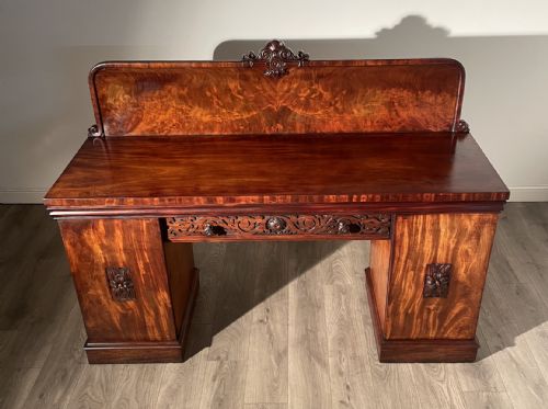 ANTIQUE EARLY VICTORIAN PEDESTAL SIDEBOARD IN MAHOGANY - ADDITIONAL PHOTO 3