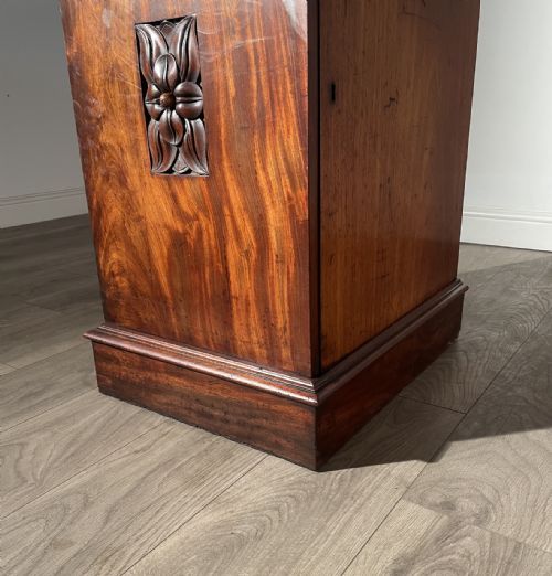 ANTIQUE EARLY VICTORIAN PEDESTAL SIDEBOARD IN MAHOGANY - ADDITIONAL PHOTO 6