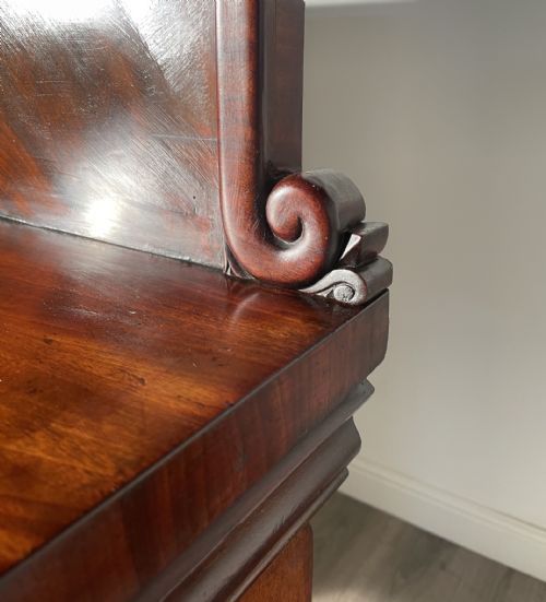 ANTIQUE EARLY VICTORIAN PEDESTAL SIDEBOARD IN MAHOGANY - ADDITIONAL PHOTO 19