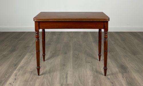 antique 18th century tea table in mahogany - CATEGORY: ANTIQUE TABLES - DATED GEORGIAN