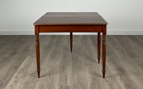 ANTIQUE 18TH CENTURY TEA TABLE IN MAHOGANY - ADDITIONAL PHOTO 1