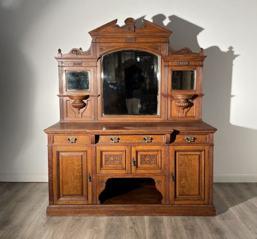 antique 19th century mirror back sideboard in oak - CATEGORY: ANTIQUE SIDEBOARDS - DATED VICTORIAN