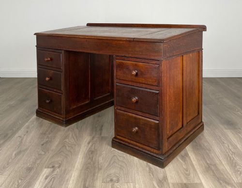 ANTIQUE 20TH CENTURY PEDESTAL DESK IN OAK - ADDITIONAL PHOTO 2