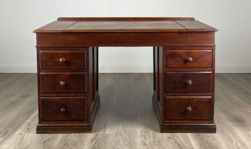 ANTIQUE 20TH CENTURY PEDESTAL DESK IN OAK - ADDITIONAL PHOTO 9