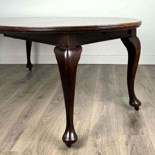 fig 6. Antique 20th Century Queen Anne Style Dining Table
