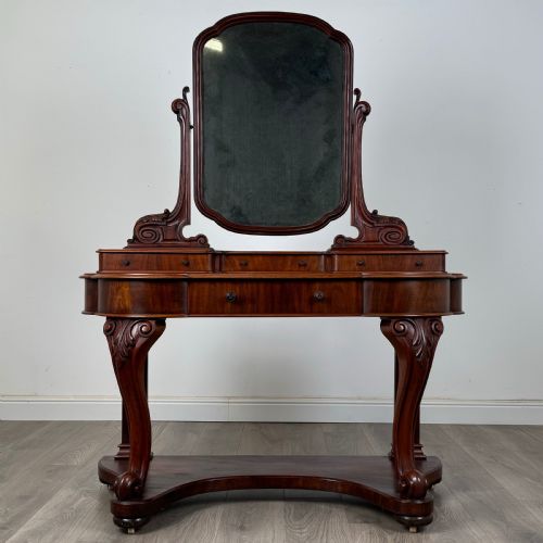 antique 19th century dutchess dressing table in mahogany - CATEGORY: ANTIQUE DRESSING TABLES - DATED VICTORIAN