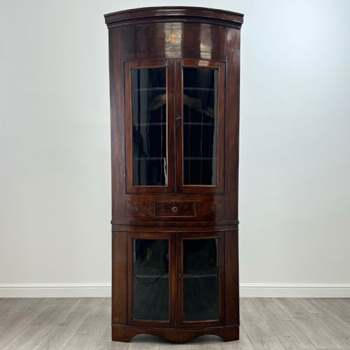 antique 18th century bow front corner cabinet in mahogany - CATEGORY: ANTIQUE CABINETS - DATED GEORGIAN