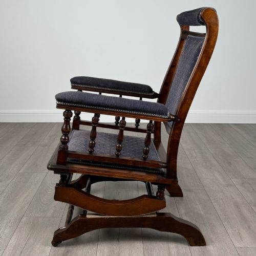ANTIQUE 20TH CENTURY AMERICAN ROCKING CHAIR IN BEECH - ADDITIONAL PHOTO 1