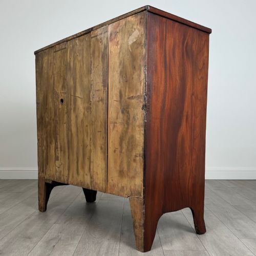 ANTIQUE 19TH CENTURY MAHOGANY BOW FRONTED CHEST OF DRAWERS - ADDITIONAL PHOTO 4