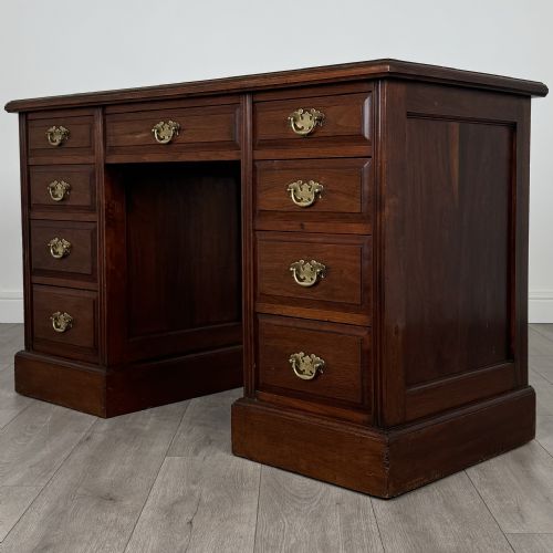 ANTIQUE 20TH CENTURY PEDESTAL DESK IN WALNUT - ADDITIONAL PHOTO 1
