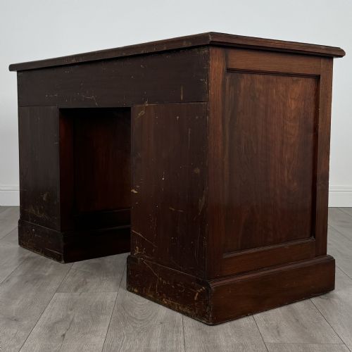 ANTIQUE 20TH CENTURY PEDESTAL DESK IN WALNUT - ADDITIONAL PHOTO 4