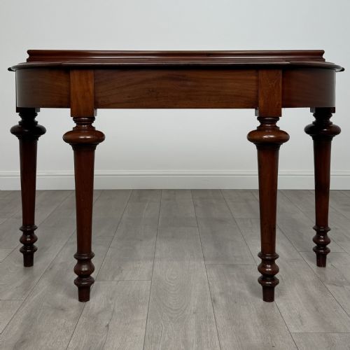 antique 19th century side table in mahogany - CATEGORY: ANTIQUE TABLES - DATED VICTORIAN