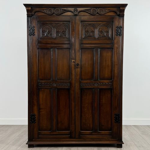 antique 20th century fine quality wardrobe in oak - CATEGORY: ANTIQUE WARDROBES - DATED EDWARDIAN