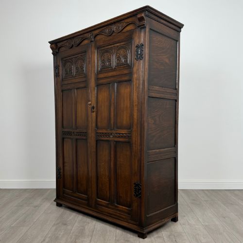 ANTIQUE 20TH CENTURY FINE QUALITY WARDROBE IN OAK - ADDITIONAL PHOTO 2