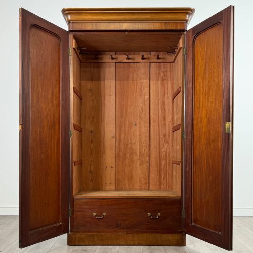 ANTIQUE 19TH CENTURY FINE QUALITY WARDROBE IN MAHOGANY ANTIQUE 19TH CENTURY FINE QUALITY WARDROBE IN MAHOGANY - ADDITIONAL PHOTO 1