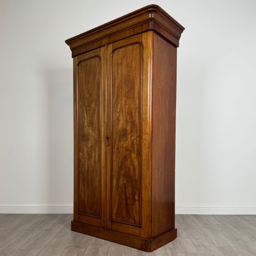 ANTIQUE 19TH CENTURY FINE QUALITY WARDROBE IN MAHOGANY ANTIQUE 19TH CENTURY FINE QUALITY WARDROBE IN MAHOGANY - ADDITIONAL PHOTO 2