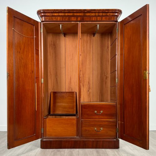 ANTIQUE 19TH CENTURY MAHOGANY WARDROBE OF GOOD QUALITY - ADDITIONAL PHOTO 1