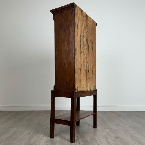 ANTIQUE 19TH CENTURY SMALL OAK CUPBOARD ON STAND - ADDITIONAL PHOTO 4