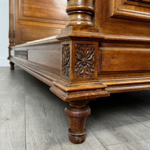 ANTIQUE 19TH CENTURY FRENCH DOUBLE BED IN WALNUT - ADDITIONAL PHOTO 5