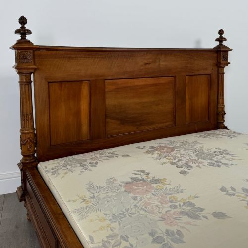 ANTIQUE 19TH CENTURY FRENCH DOUBLE BED IN WALNUT - ADDITIONAL PHOTO 6