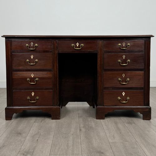 antique 19th century good quality desk in mahogany - CATEGORY: ANTIQUE DESKS - DATED VICTORIAN