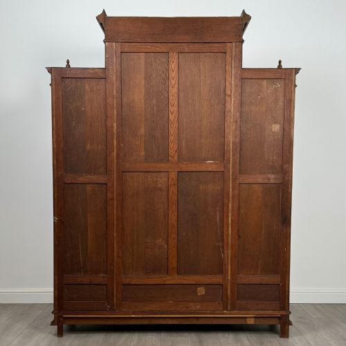 ANTIQUE 19TH CENTURY FINE QUALITY FRENCH ARMOIRE IN WALNUT - ADDITIONAL PHOTO 5