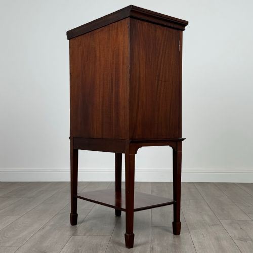 ANTIQUE 20TH CENTURY FINE QUALITY CABINET IN MAHOGANY - ADDITIONAL PHOTO 6