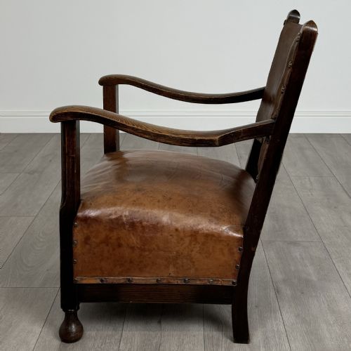 ANTIQUE 20TH CENTURY UNIQUE LEATHER ARMCHAIR IN OAK - ADDITIONAL PHOTO 1
