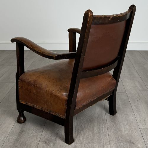 ANTIQUE 20TH CENTURY UNIQUE LEATHER ARMCHAIR IN OAK - ADDITIONAL PHOTO 2