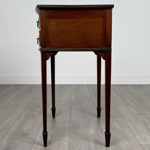 ANTIQUE 20TH CENTURY SMALL MAHOGANY SIDE TABLE - ADDITIONAL PHOTO 2
