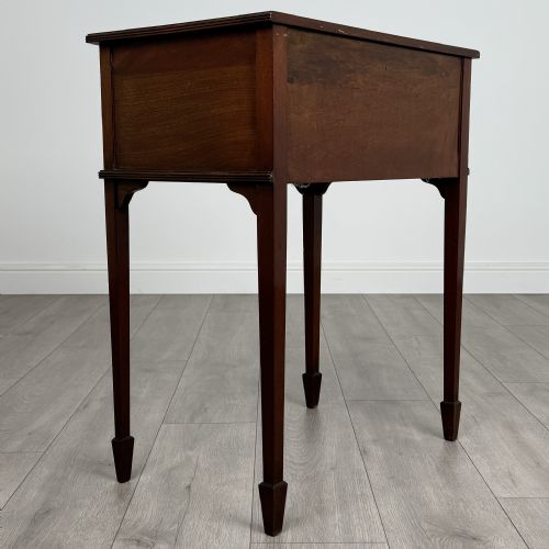 ANTIQUE 20TH CENTURY SMALL MAHOGANY SIDE TABLE - ADDITIONAL PHOTO 3