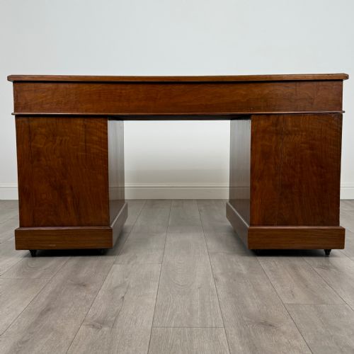 ANTIQUE 19TH CENTURY FINE QUALITY PEDESTAL DESK IN WALNUT - ADDITIONAL PHOTO 4