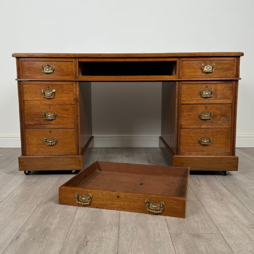 ANTIQUE 19TH CENTURY FINE QUALITY PEDESTAL DESK IN WALNUT - ADDITIONAL PHOTO 10